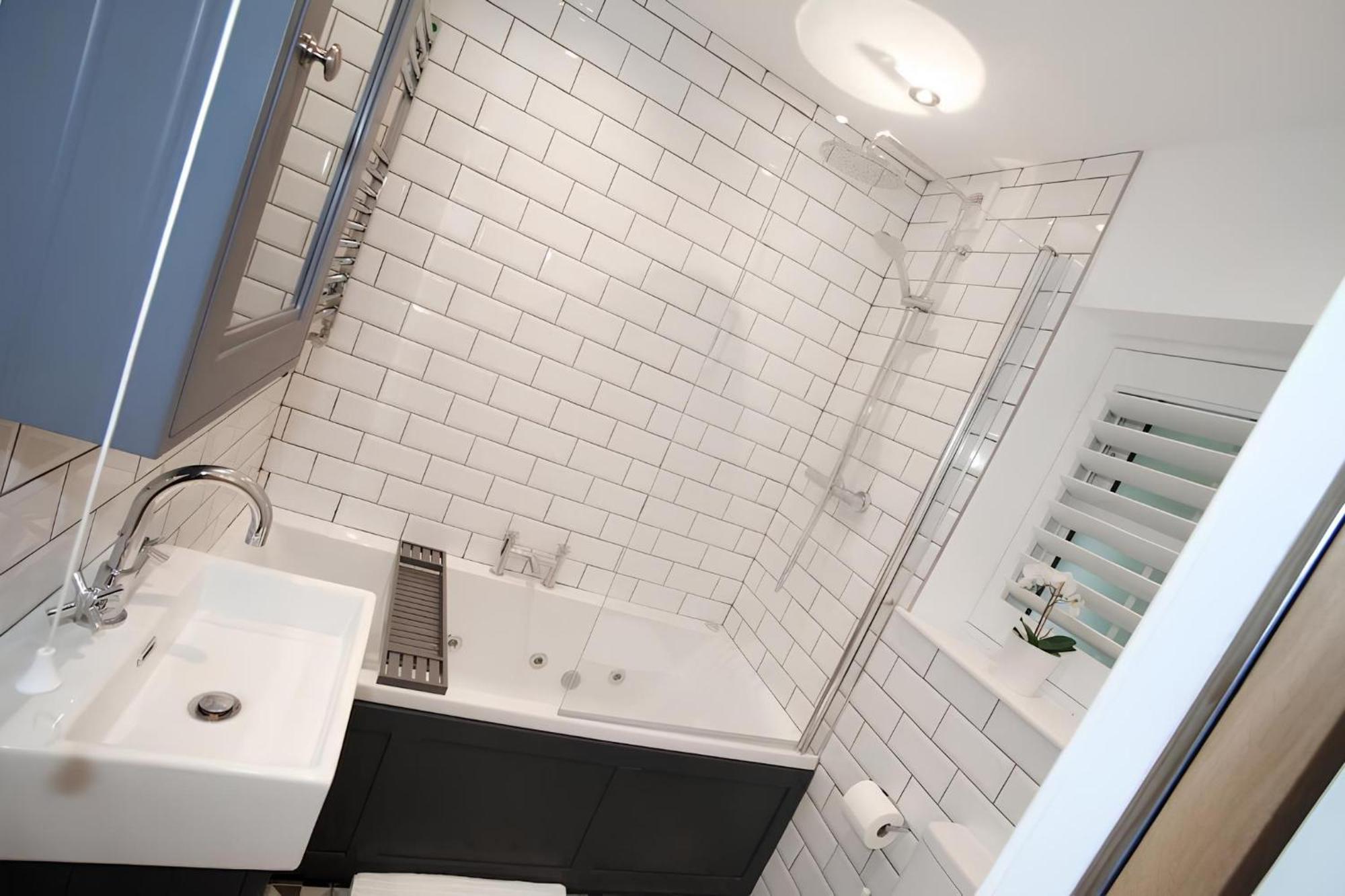 Tucked Away, Beach Access Sleeps 4 The Mumbles Eksteriør bilde